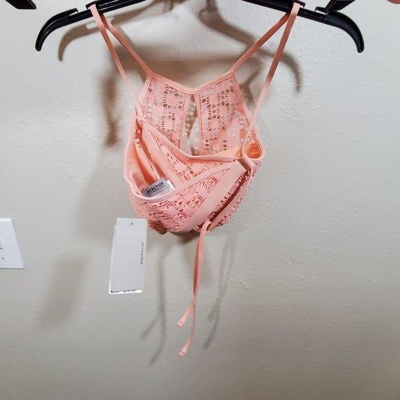 New kenneth Cole razorback coral crocheted bikini - Picture 3 of 7